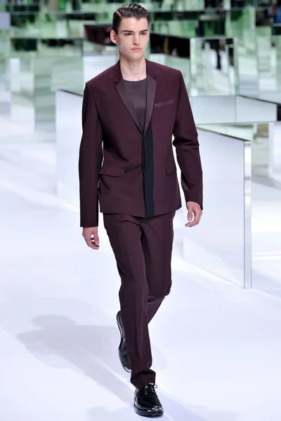 Look 4